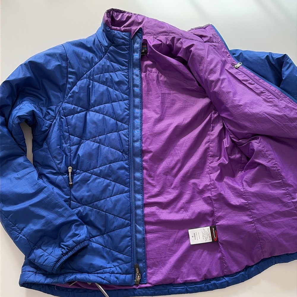Women's Patagonia puffer jacket.  Good used condition. - Picture 4 of 4